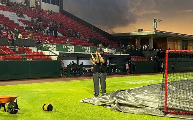 Piratas de Campeche vs. Leones de Yucatán, juego 70 para ambos, 2o de la serie, suspendido por lluvia, del 150723 en Campeche