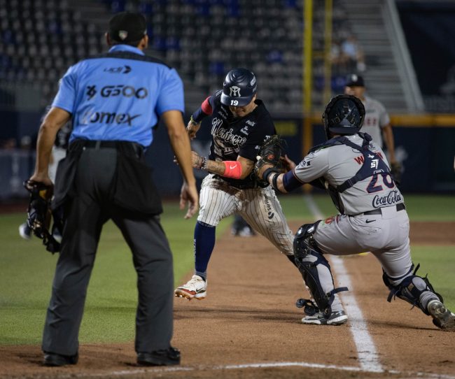 Sultanes de Monterrey vs. Tigres de Quintana Roo, juego 64, 1o de la serie, 3×1, 6 del 070723 en Monterrey