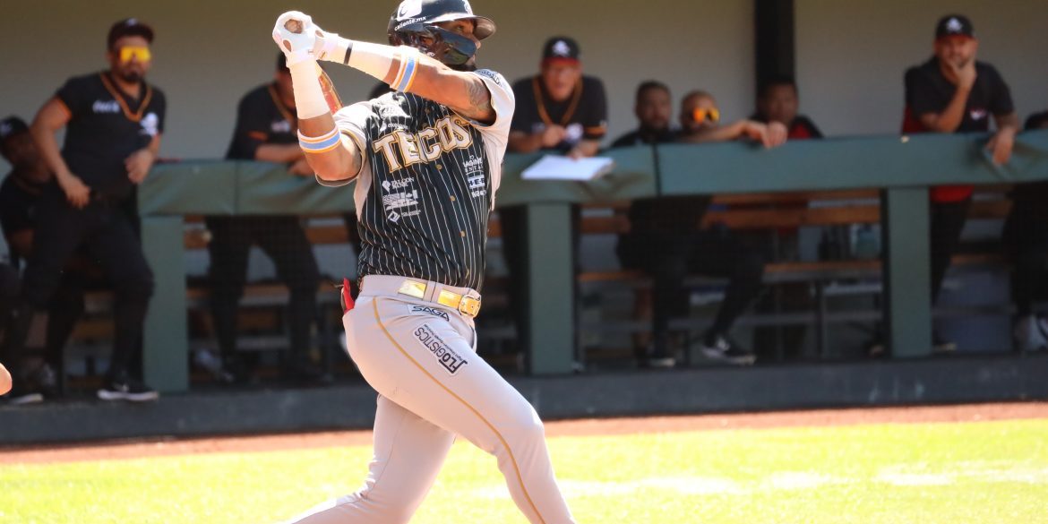 Tecolotes de los dos Laredos vs. Piratas de Campeche, juego 73 para Campeche, 1o doble cartelera, 1o de la serie, 6×5, del 190723 en Campeche