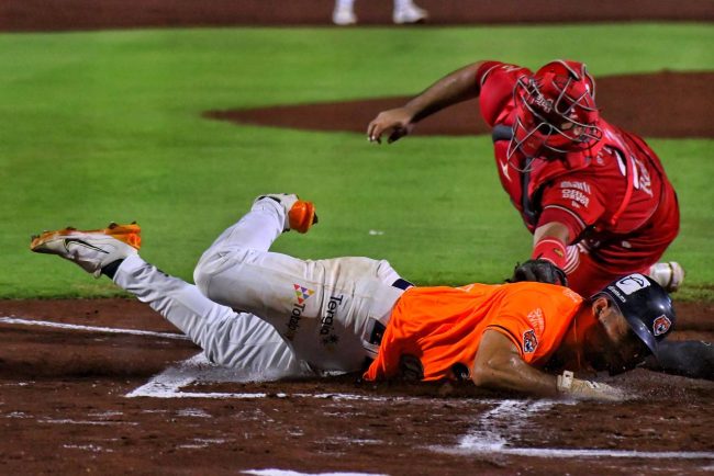 Tigres de Quintana Roo vs. Diablos Rojos del México, juego 76, 1o de la serie, 9×2, del 210723 en Cancún