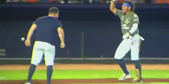 Tigres de Quintana Roo vs. Leones de Yucatán, juego 75 para ambos, 3o de la serie, serie para los Tigres, 9×8, del 200723 en Cancún, Reynaldo Rodríguezm grand slam para dejar tendidos a los Leones