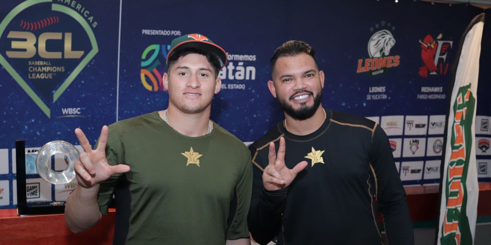 Alexánder Tovalín y Luis Sardiñas, conferencia de prensa 1 del 250823 en el parque Kukulcán