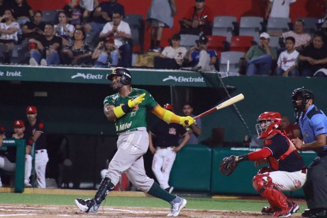 Leones de Yucatán vs. Águila de Veracruz, juego 2, 2o play off, ventaha Leones 2-0, 6×2, del 190823 en Veracruz, Yadir Drake