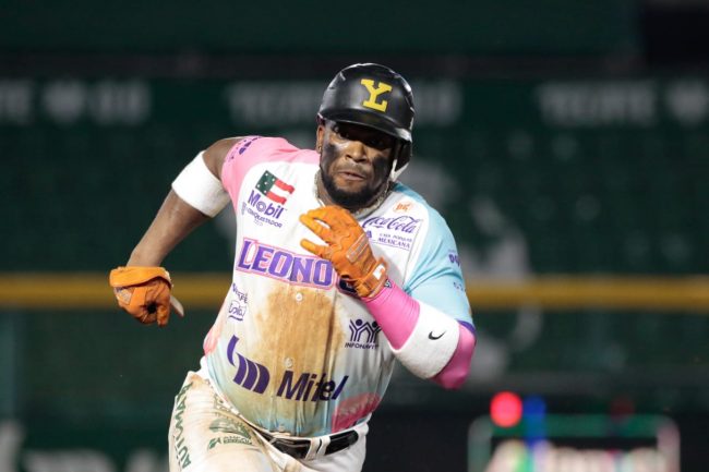 Leones de Yucatán vs. Algodoneros del Unión Laguna , juego 85, 1o de la serie, 12×6, del 010823 en Mérida, Yadir Drake