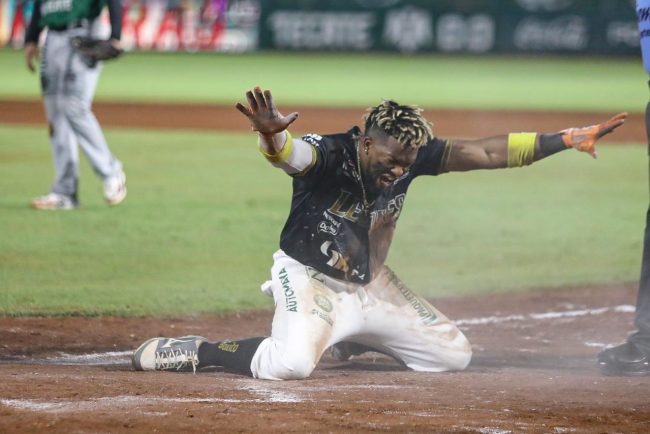 Leones de Yucatán vs. Olmecas de Tabasco, juego 4, primer play off, ventaja Leones 3-1, 10×7, 7 del 120823 en Mérida, Yadir Drake