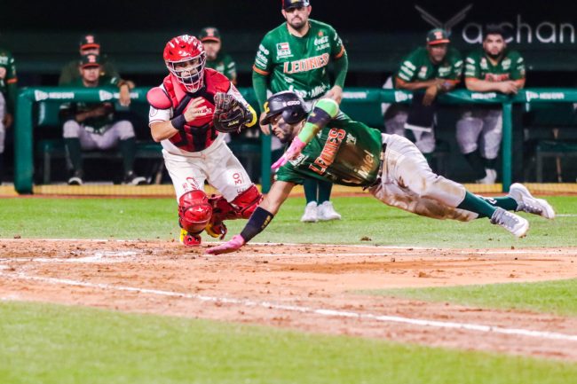Leones de Yucatán vs. Rojos del Águila de Veracruz, juego 1, 2o play off, 2×0, del 180823 en Veracruz, Yadir Drake, 1a carrera