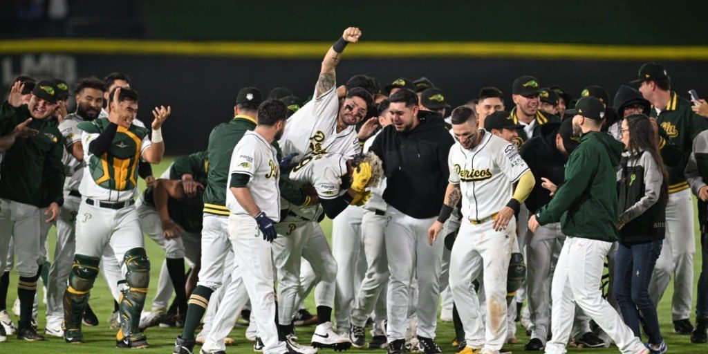 Pericos de Puebla vs. Diablos Rojos del México, juego 3, 2o play off, Pericos arriba 2-1, 7×6, del 220823 en Puebla