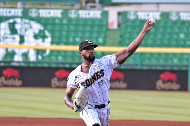 Pericos de Puebla vs. Leones de Yucatán, 3er juego 1er play off, 7×4 19 del 130822 en Mérida, Onelki García, abridor, sin decisión