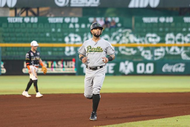 Pericos de Puebla vs. Leones de Yucatán, juego 90, 3o de la serie, serie para los Pericos, 5×2, del 060823 en Mérida, Leo Germán