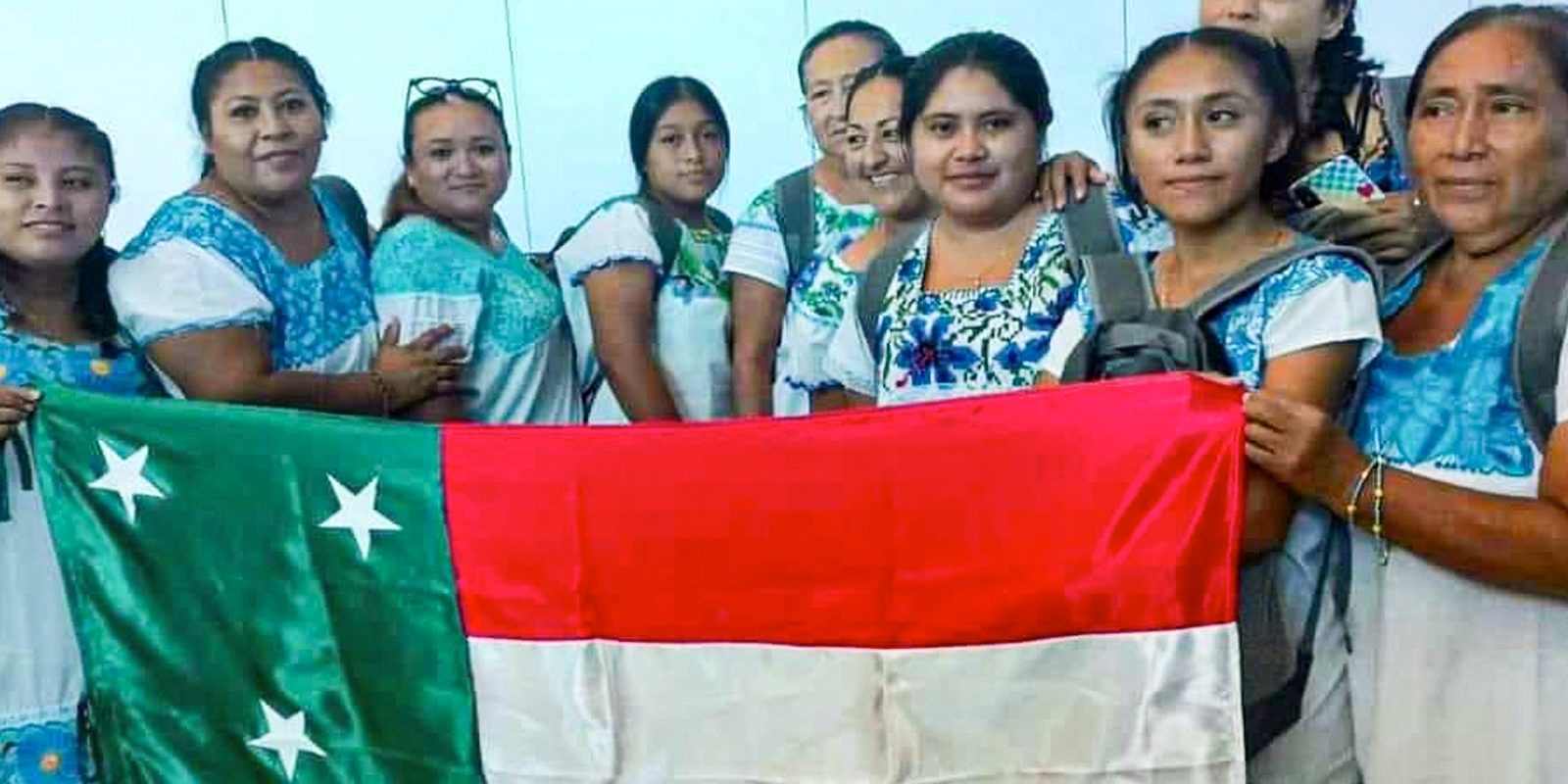 Amazonas de Yaxunah, vuelan a Colorado, para jugar en estadio de Grandes Ligas, del 180923, con bandera yucateca