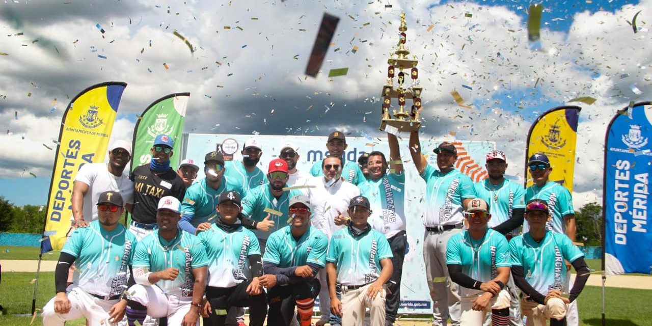 Horchateros de Yaxkukul reciben trofeo campeones división municipal torneo metropolitano, pasan a la Liga Meridana, del 100923 con jesús Aguilar Aguilar
