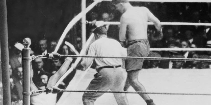 Jack Dempesey vs. Luis Firpo gkot 2 del 140923 en Polo Grounds