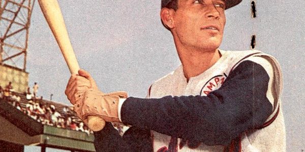 Jaime Corella con uniforme de los Sultanes de Monterrey