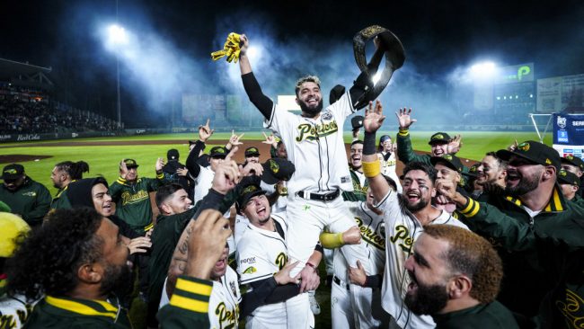 Pericos de Puebla vs. Algodoneros del Unión Laguna, juego 5 serie del Rey. ventaja Puebla 3-2, 6×5, del 130923 en Puebla, Leo Germán, hir productor de la 6a carrera en la 9a