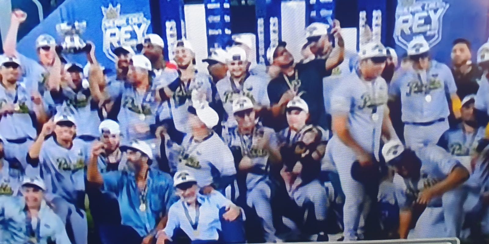 Pericos de Puebla vs. Algodoneros del Unión Laguna, juego 6 serie del rey, los pericos campeones, 5×4, 1 del 150923 en Torreón