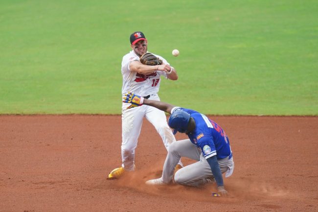 Fargo-Moorhead RedHawks vs. Caimanes de Barranquilla, juego 3 de la Champions League, 10×6, del 300923 en Mérida