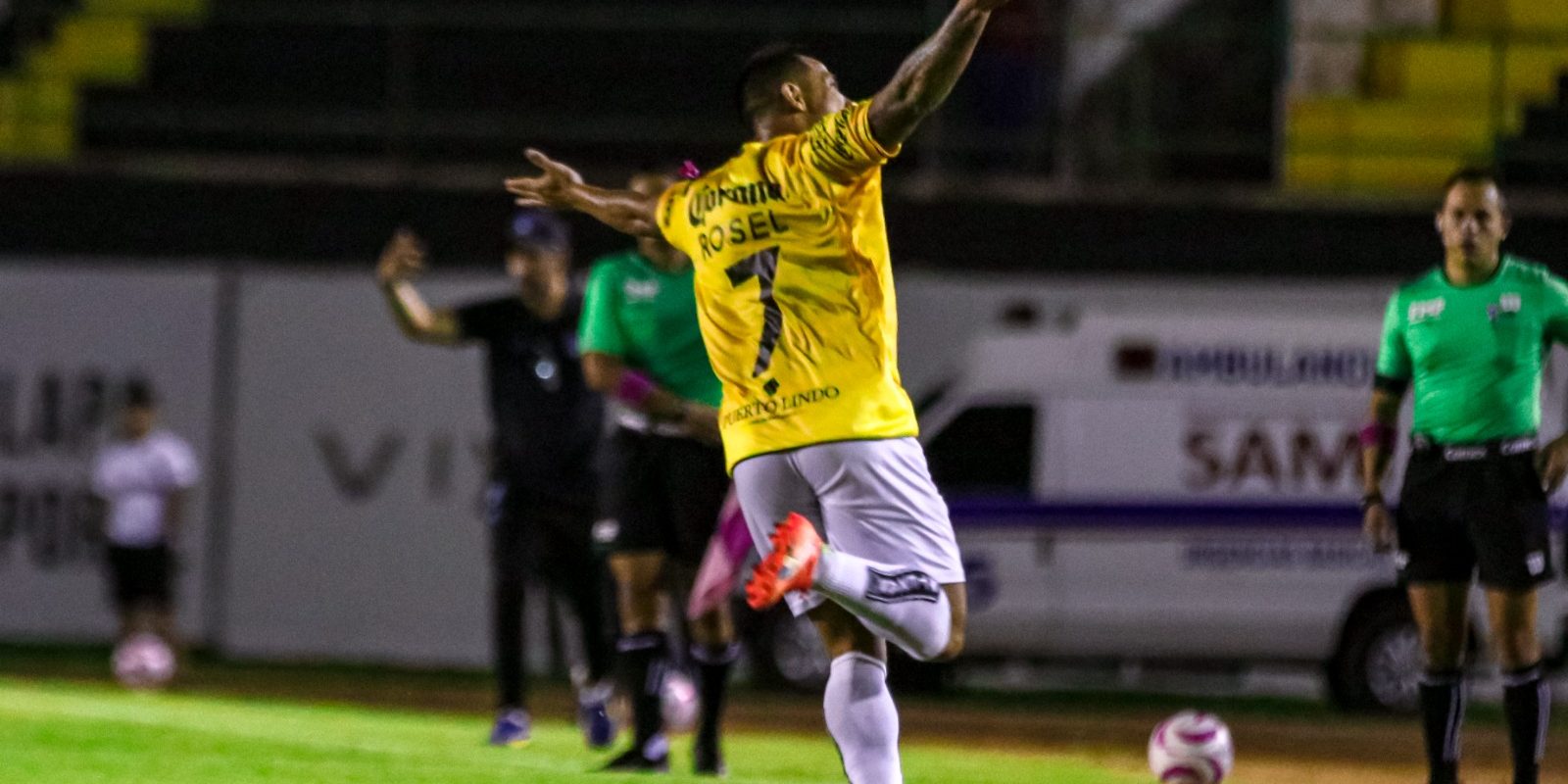 Venados de Yucatán vs. Atlético Morelia, fecha 14 torneo de apertura Liga de Expansión, 2-1, 7 del 191023 en Mérida, Carlos Chivo Rosel