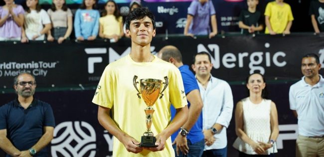 Rodrigo Pacheco vs. alemán Max Schoenhaus, ganó bicampeonato copa mundial yucatán, 6 0 y 6 3, del 261123 en el Club Campestre, con Jorge Esteban Abud como dir. del IDEY