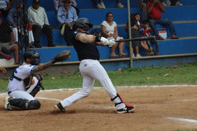 Azulejos de la Dolores Otero vs. Diablos de la Bojórquez, 2o de la serie de 1er fin de semana, serie empatada, 4×2, del 171223 en la Dolores Otero