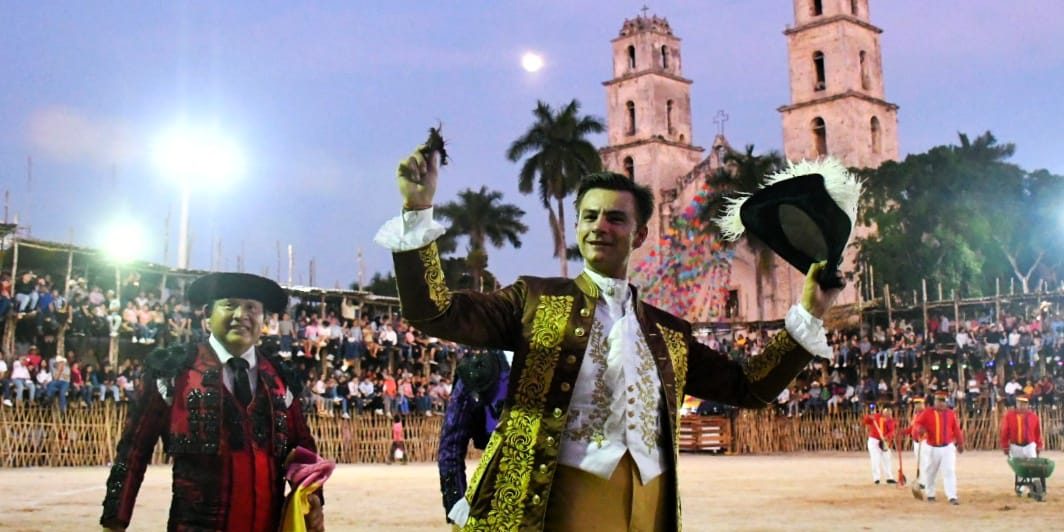 Fauro Aloi, oreja en corrida de Navidad en Espita, del 251223