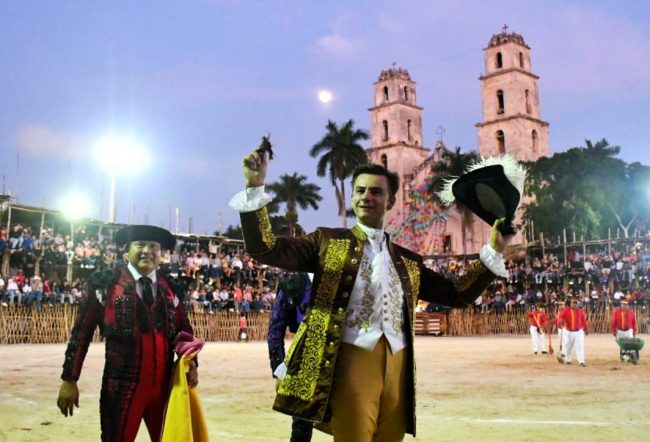 Fauro Aloi, oreja en corrida de Navidad en Espita, del 251223