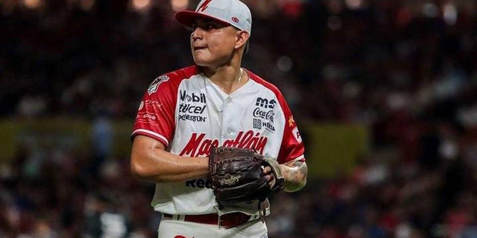 Gerardo Gutiérrez el akileño, con uniforme de los Venados de Mazatlán