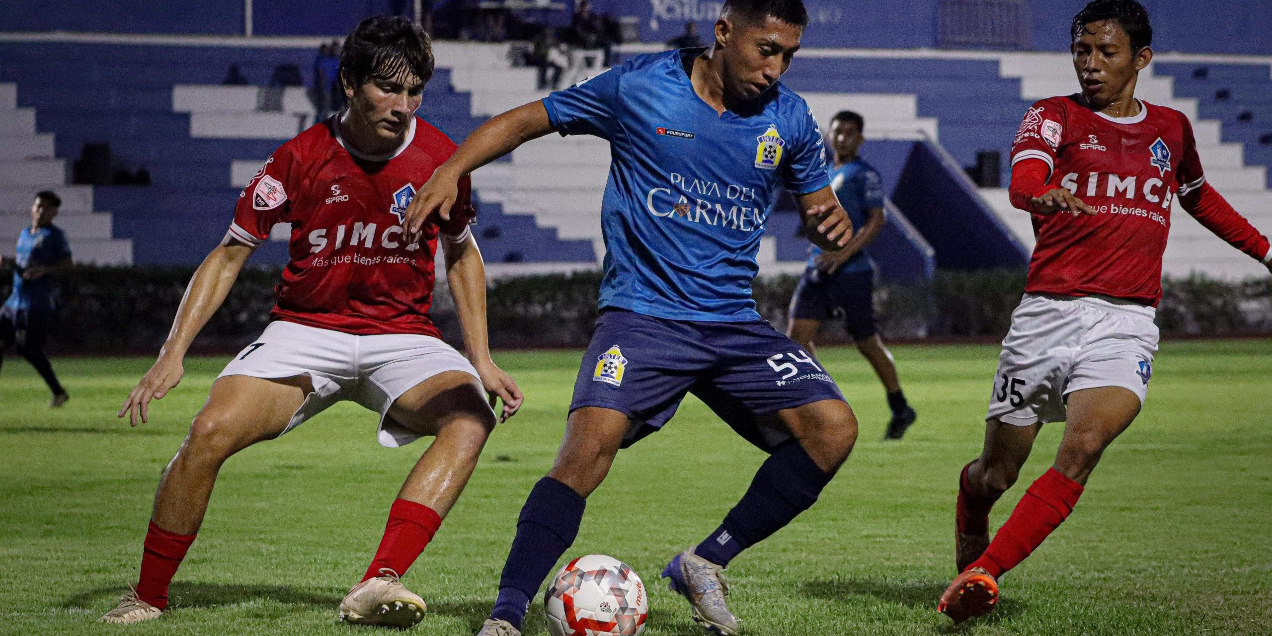 Inter de Playa del Carmen de azul vs. Progreso F.C. fecha 12, torneo Tercera División Profesional, 2-0, 3 del 021223 en Playa del Carmen