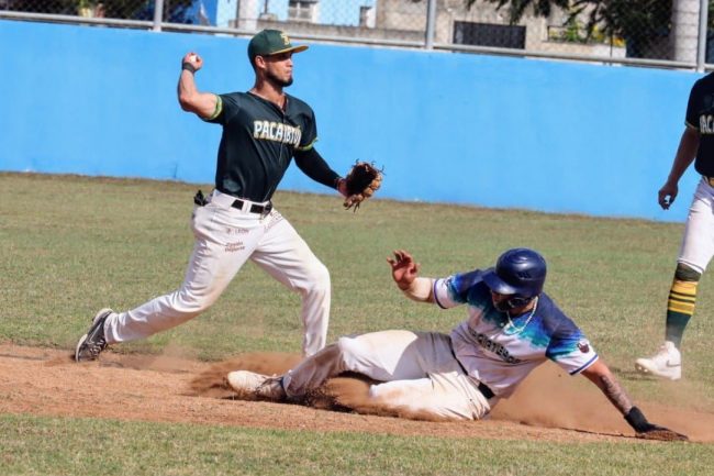 Horchateros de Yaxkukul vs. Zorros de Pacabtún, 7a semana, 1o de la serie, 10×5, 1 del 270124 en la colonia Emiliano Zapata Sur