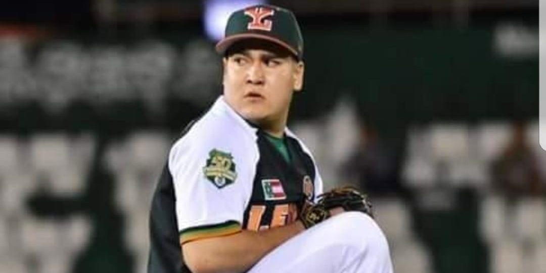 Óscar Félix con uniforme de los Leones de Yucatán, contratado el 160124 por los Horchateros de Yaxkukul