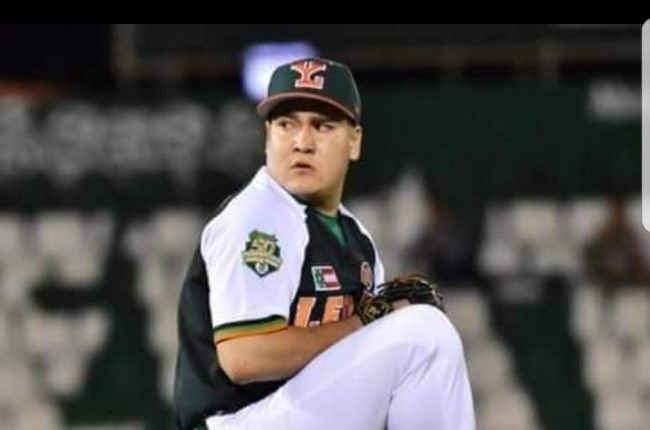 Óscar Félix con uniforme de los Leones de Yucatán, contratado el 160124 por los Horchateros de Yaxkukul