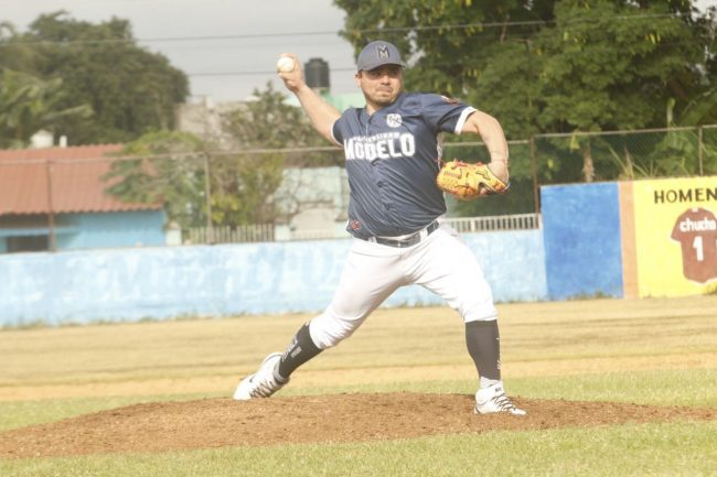 Universidad Modelo vs. Senadores de la Morelos, 2o de la serie, serie empatada, 4×2, del 070124 en la Morelos, Línder Castro, relevista y salvamento, debut con la Modelo