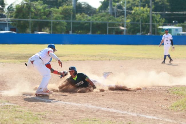 Zorros de Pacabtún vs. Azulejos de la Dolores Otero, 4a semana, 1o de la serie, 8×0, 2 del 060124 en la Dolores Otero
