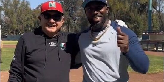 fotocomposición Andrés Mahuel López Obrador con Randy Arozarena práctica de bateo del 250124 en la Ciudad de México