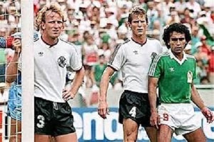 Andreas Brehme y Hugo Sánchez 210686 en Monterrey