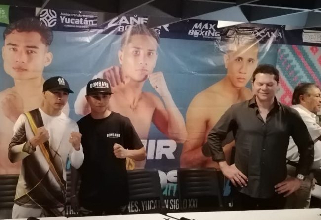 Carlos Chocorroncito Buitrago con Yahir Alan Frank y Mario Abraham Xacur, del 220224 en Ybis Hotel galerías, previo a su pleito del 240224 en Mérida,