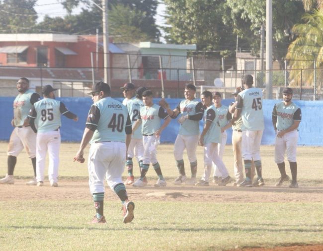 Diablos de la Bojórquez vs. Horchateros de Yaxkukul, semana 9, 1o de la serie, 8×7, 4 del 170224 en la Bojórquez