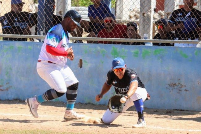 Horchateros de Yaxkukul vs. Zorros de Pacabtún, 10a semana, juego 2, serie para los Horchateros, 5×2, 1 del 250224 en Chichí Suárez