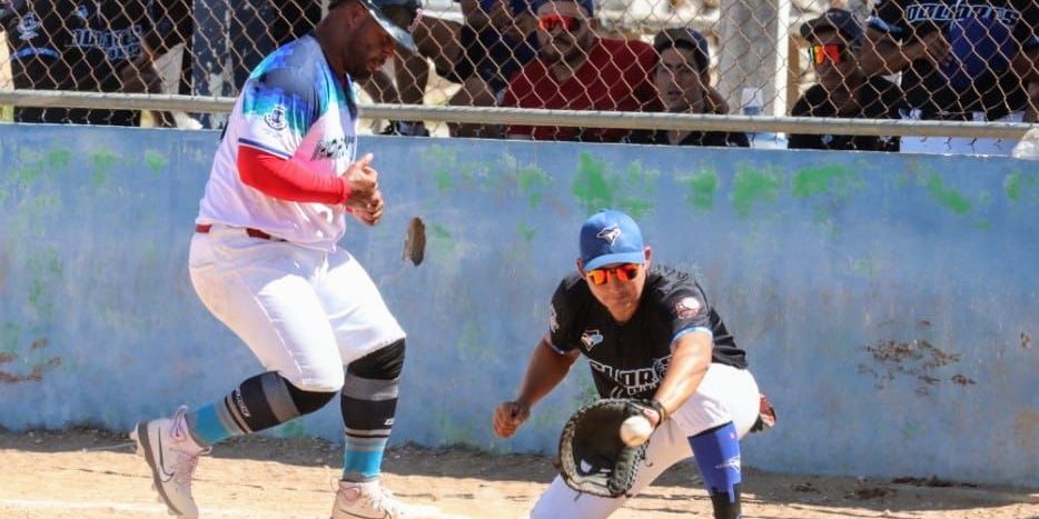 Horchateros de Yaxkukul vs. Zorros de Pacabtún, 10a semana, juego 2, serie para los Horchateros, 5×2, 1 del 250224 en Chichí Suárez