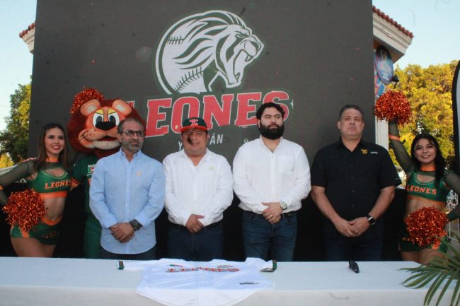Jorge Esteban Abud, Edwin Bojórquez, Erik Arellano y Davod Cárdenas Cortés presentación Leones en Kanasín, del 070224 en Kanasín