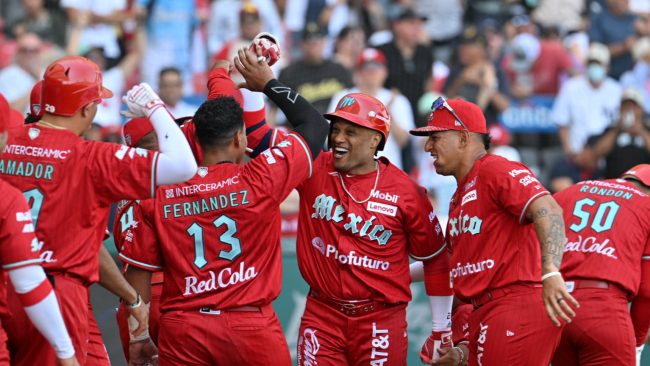 Diablos Rojos del México vs. Yanquis de Nueva York, 1er juego de exhibición, 4×3, del 240324 en la Ciudad de México, Robinson Canó, jonrón