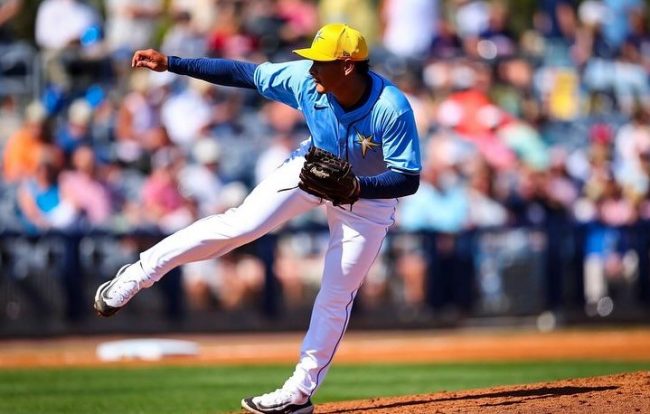 Manuel Bolón Rodríguez con uniforme de los Tampa Bay Rays