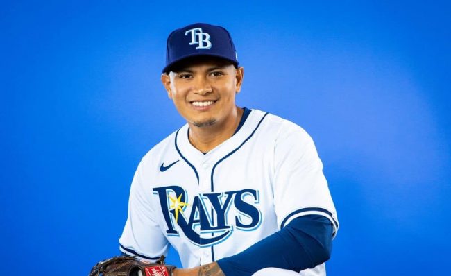 Manuel Bolón Rodríguez, muy buena foto con uniforme de los Rays
