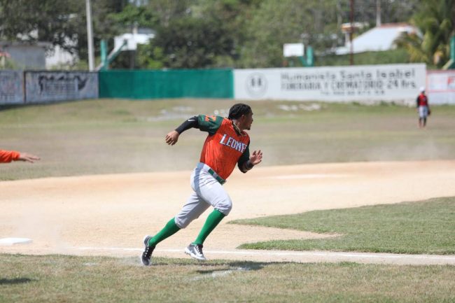 Piratas de Campeche vs. Leones de Yucatán, 3er juego pretemporada de los Leones, 7×4, del 220324 en Escárcega, 1er juego de ambos clubes en 2024