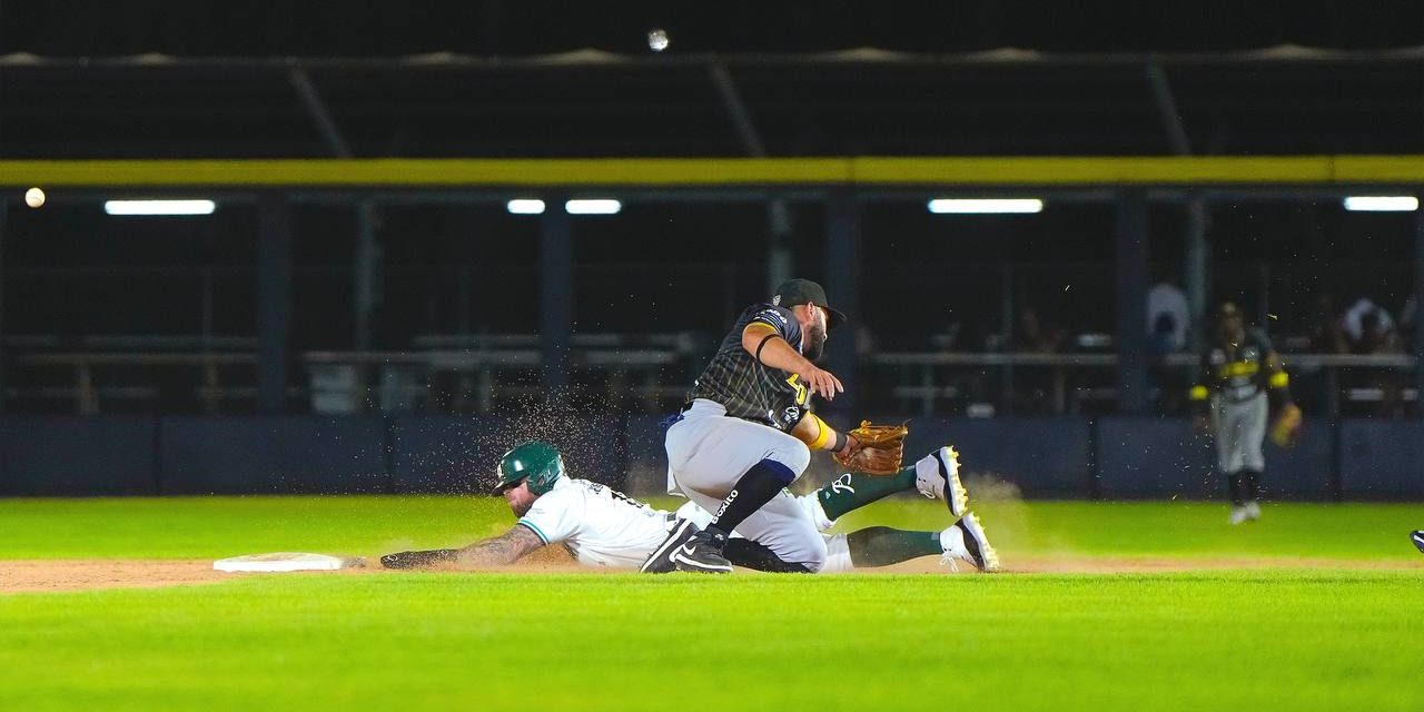 Bravos de León vs. Leones de Yucatán, 2o juego del año, 2o de la serie, 8×1, serie empatada, del 130424 en León