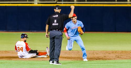 Guerreros de Oaxaca vs. Águila de Veracruz, juego 1 de 2024, juego inaugural para ambos, 4×3, del 120424 en Oaxaca, estreno de Juan José Pacho en el timón del Águila