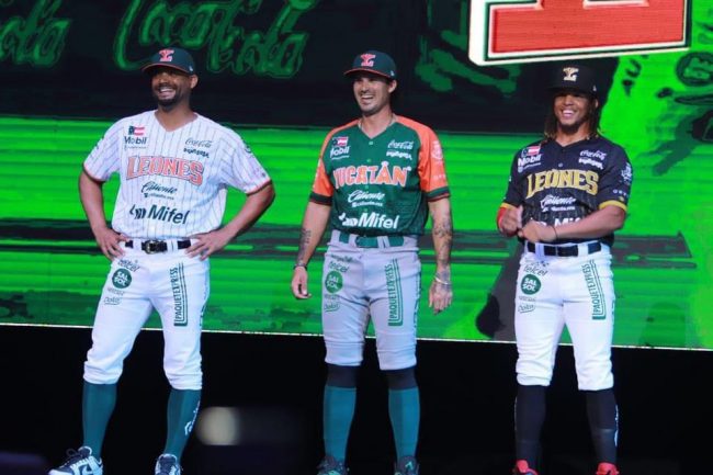 Leones de Yucatán, presentación del equipo, del 100424 en auditorio plaza la Isla