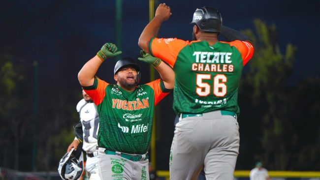 Leones de Yucatán vs. Bravos de León, 3er juego de los Leones, 3o de la serie, serie para los Leones, 8×3, 4 del 140324 en León, Luis Felipe Pepón Juárez con Art Charles, jonrón