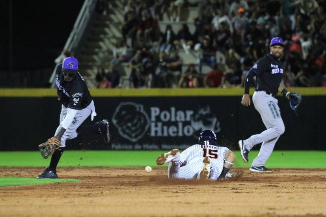 Tigres de Quintana Roo vs. Conspiradores de Querétaro, 1er juego en la historia de Querétaro, juego inaugural de la campaña 2×1, del 120424 en Cancún