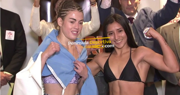Jessica Tanquecita Basulto pesaje vs. Evelyn Bermúdez, del 030524 en Luna Park de Buenos Aires, por el campeonato mundial minimosca OMB y FIB con marca de agua