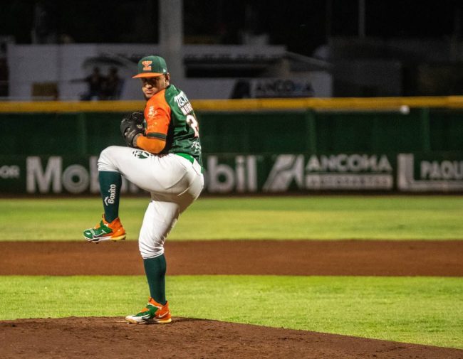 Leones de Yucatán vs. Piratas de Campeche, juego 35 y 34, respectivamente, 2o de la serie, serie para los Leones, 1×0, del 220524 en Kanasín, Yoanner Negrín, abridor, se puso 4-1